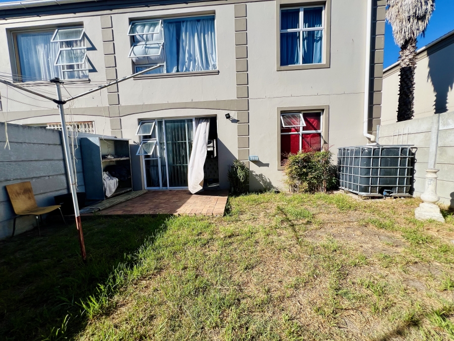 2 Bedroom Property for Sale in Guldenland Western Cape